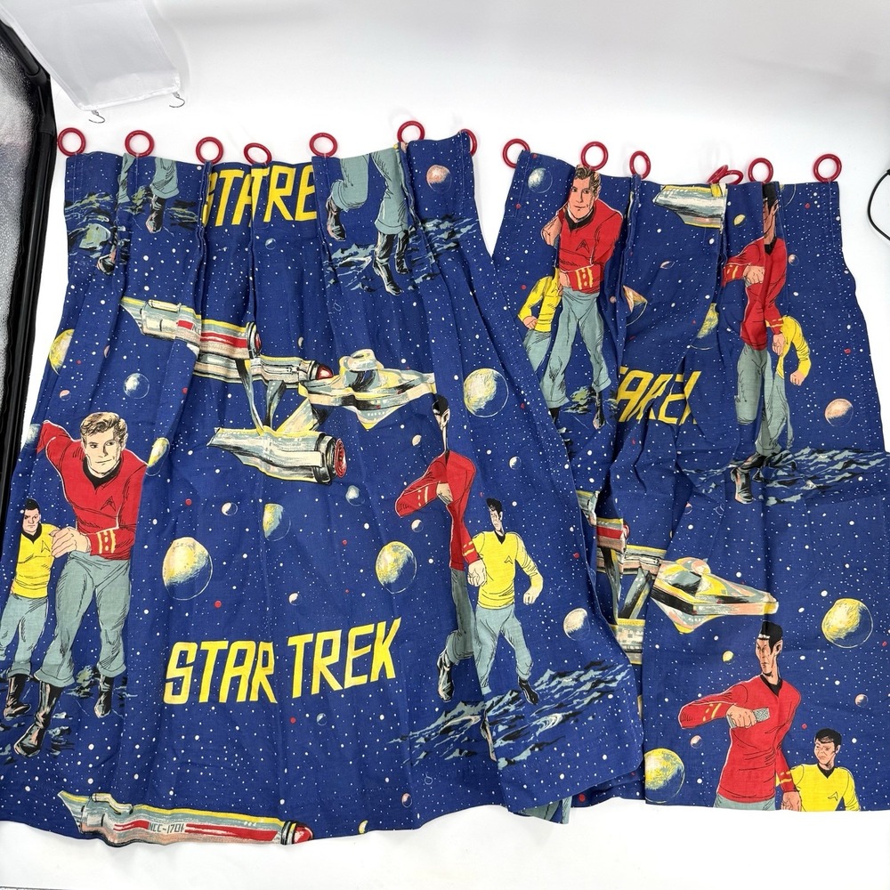 VTG Star Trek curtains w Kirk, Spock & Bones, 4 Curtains 23" X 34"